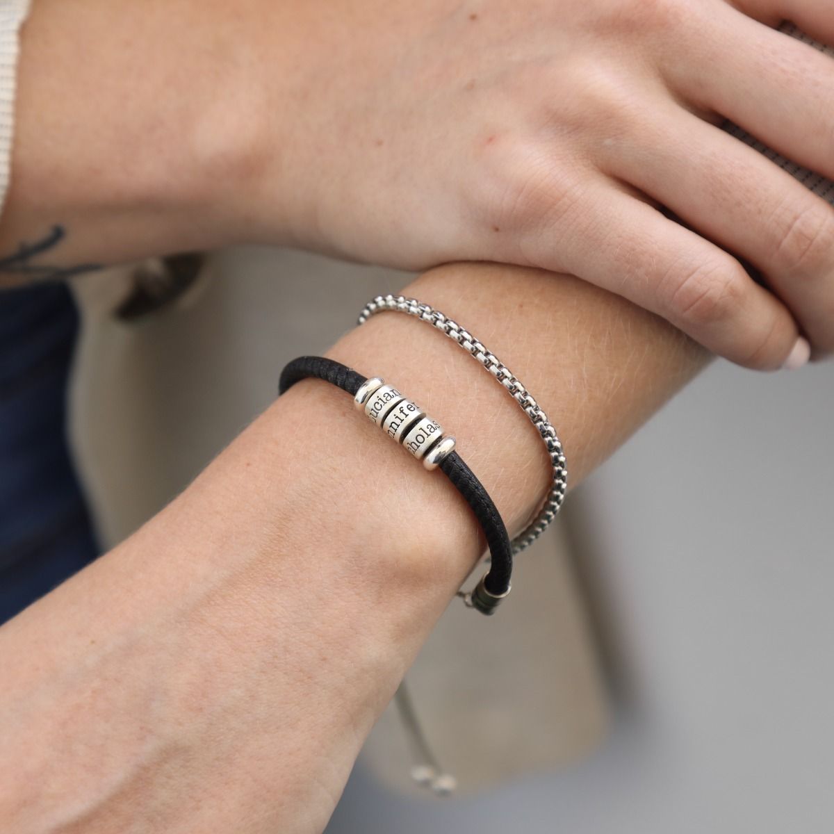 Familienarmband mit Gravur [Schwarzes Wildleder]
