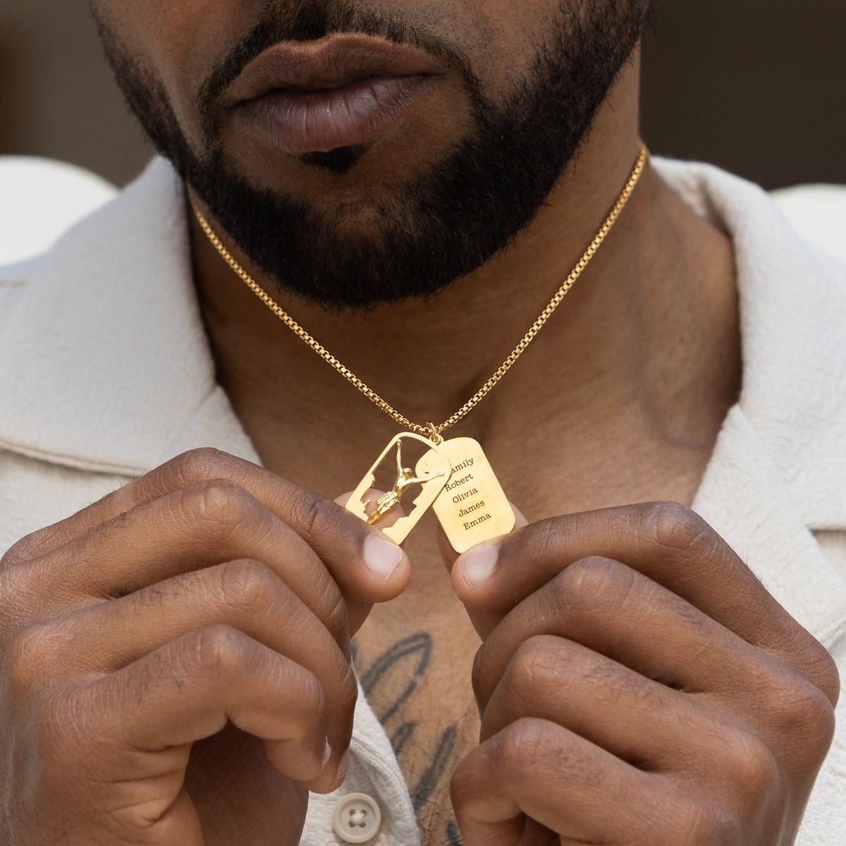 Collier Plaque Crucifix avec Prénom pour Homme - Plaqué Or 18ct