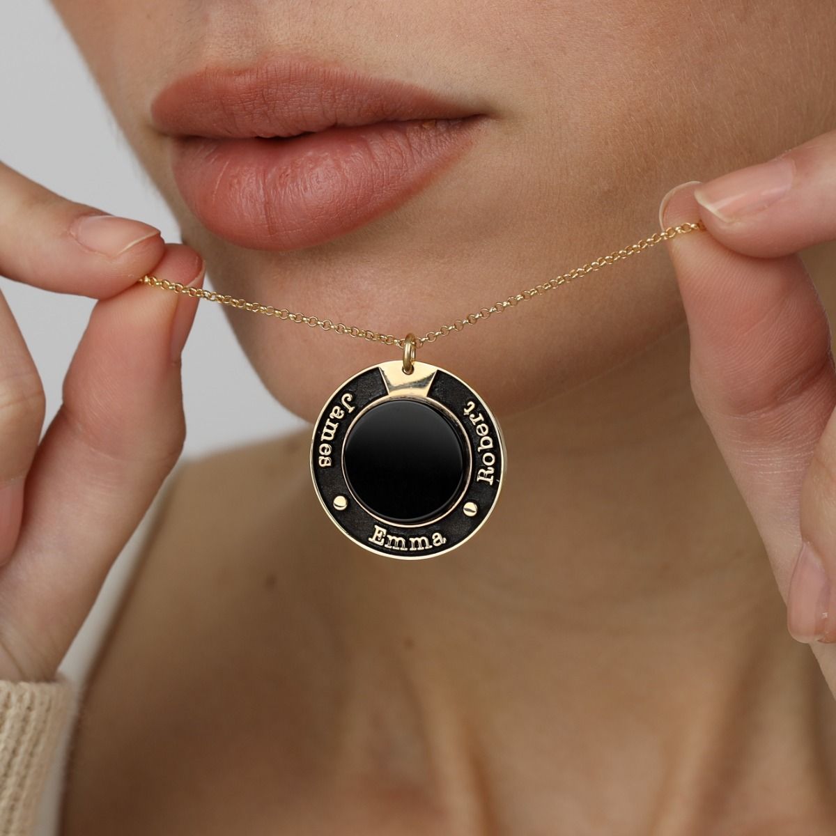 Verzauberter Kreis Namenskette mit Onyx [750er Gold Vermeil]