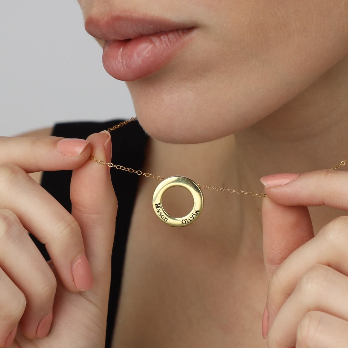 Family Circle Delicate Chain Name Necklace [18K Gold Vermeil]