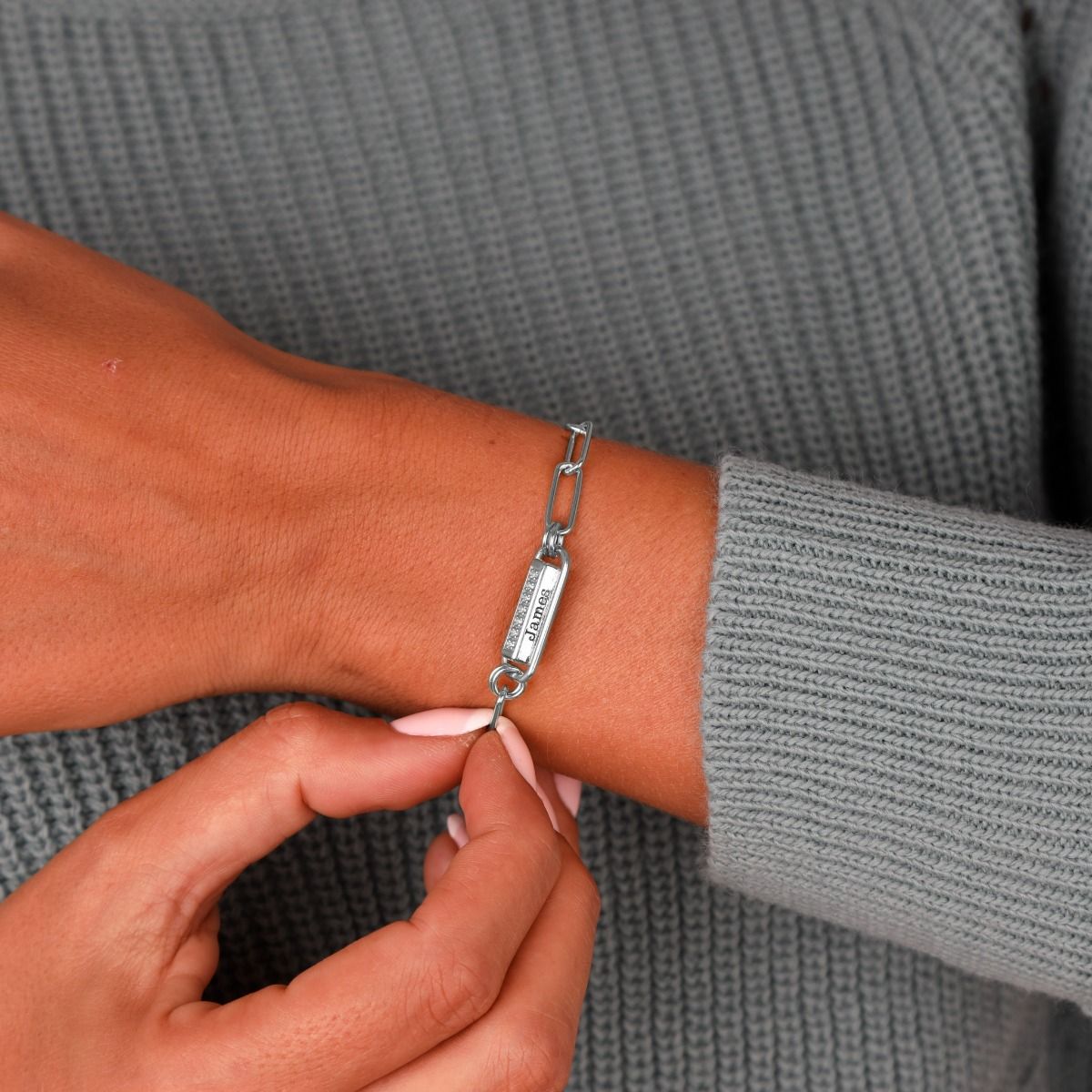 Link Chain Hexa Bar Engraved Bracelet - White Crystals [Sterling Silver]