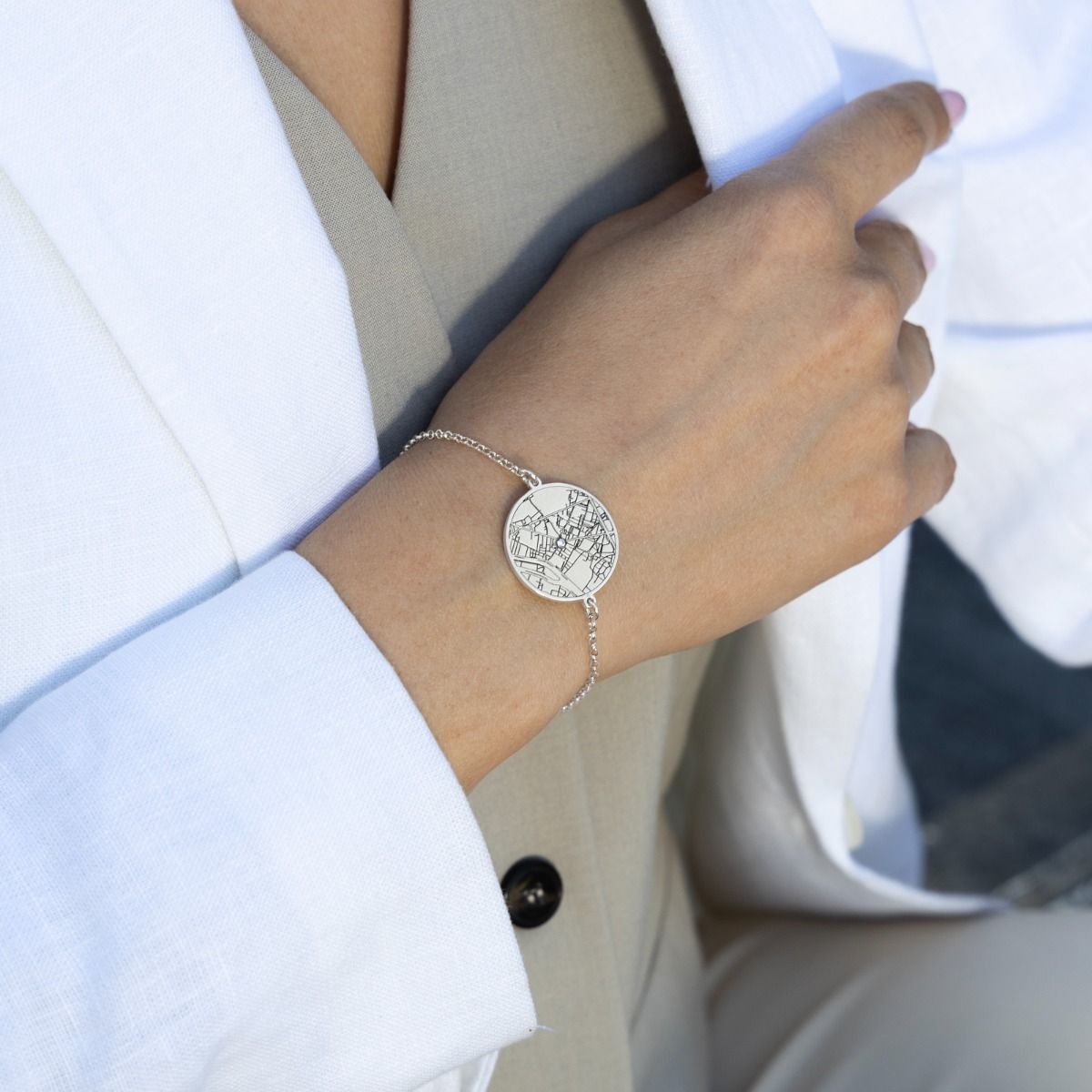 Beliebter Ort Gravierte Karte Armband [Sterlingsilber]