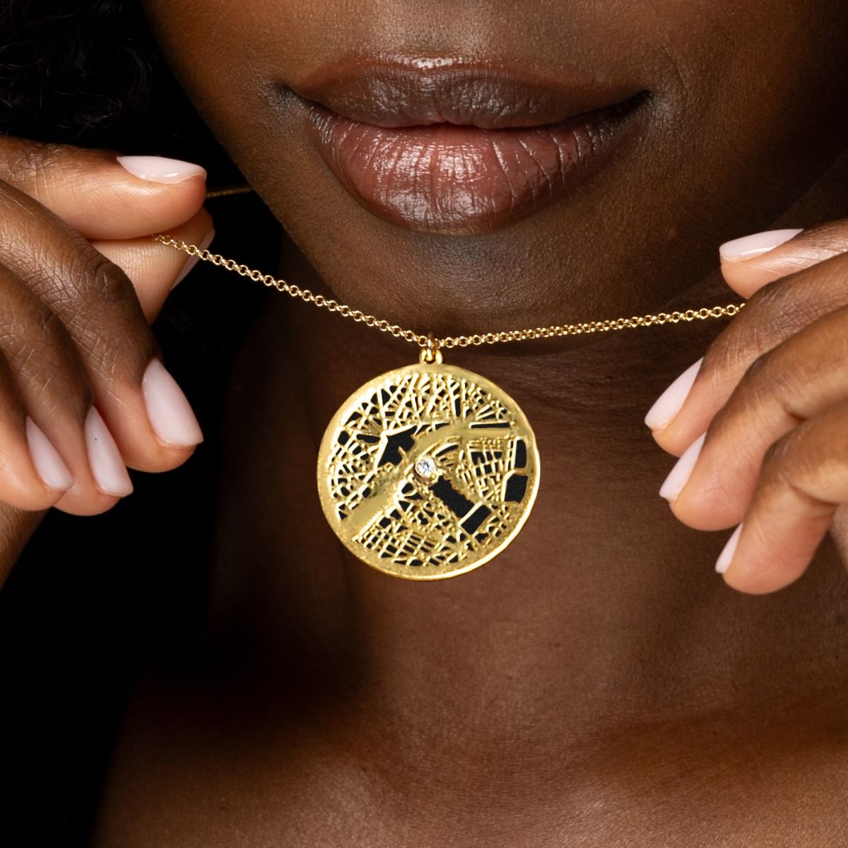 Wertvoller Ort Silhouette Kartenkette [750er Gold Vermeil]