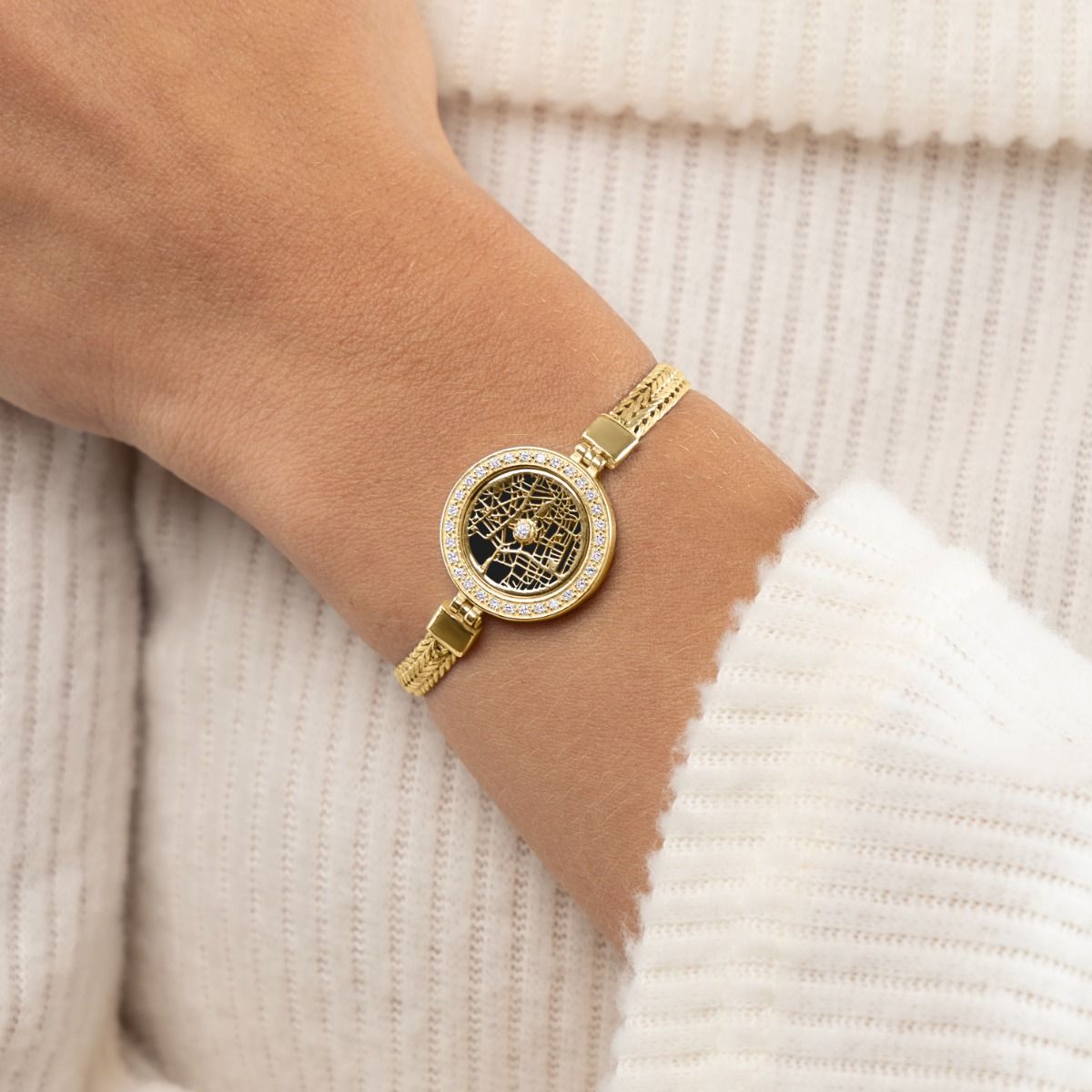 Precious Spot Silhouette Map Bracelet with Diamonds [18K Gold Vermeil]
