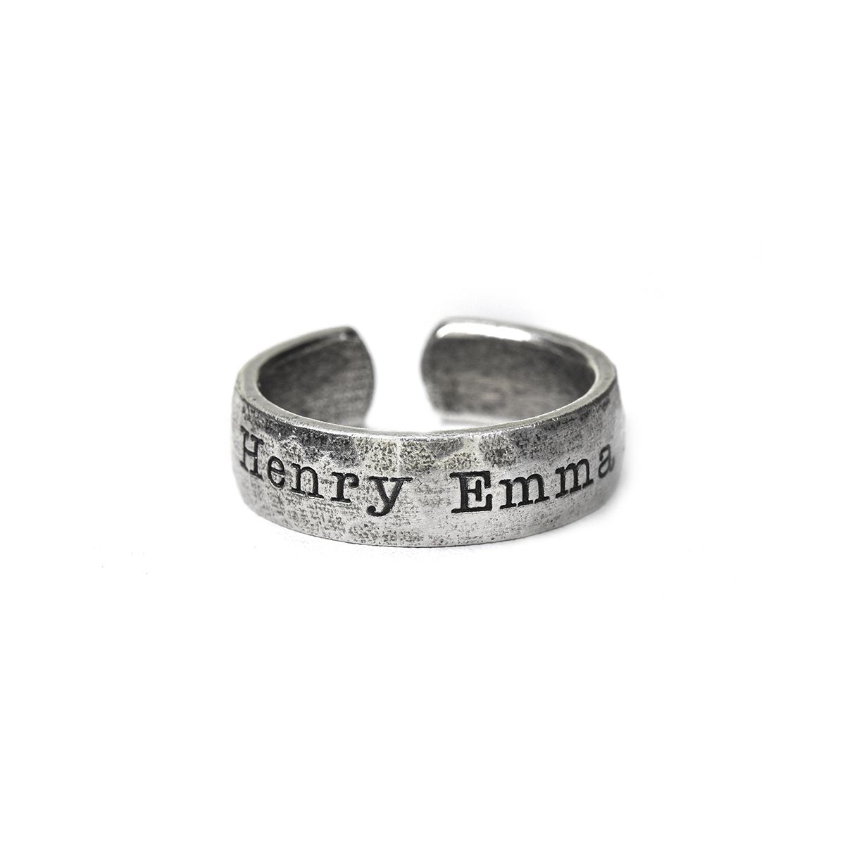 Geteilte Liebe Ring mit Namen - Gehämmert [Sterlingsilber]
