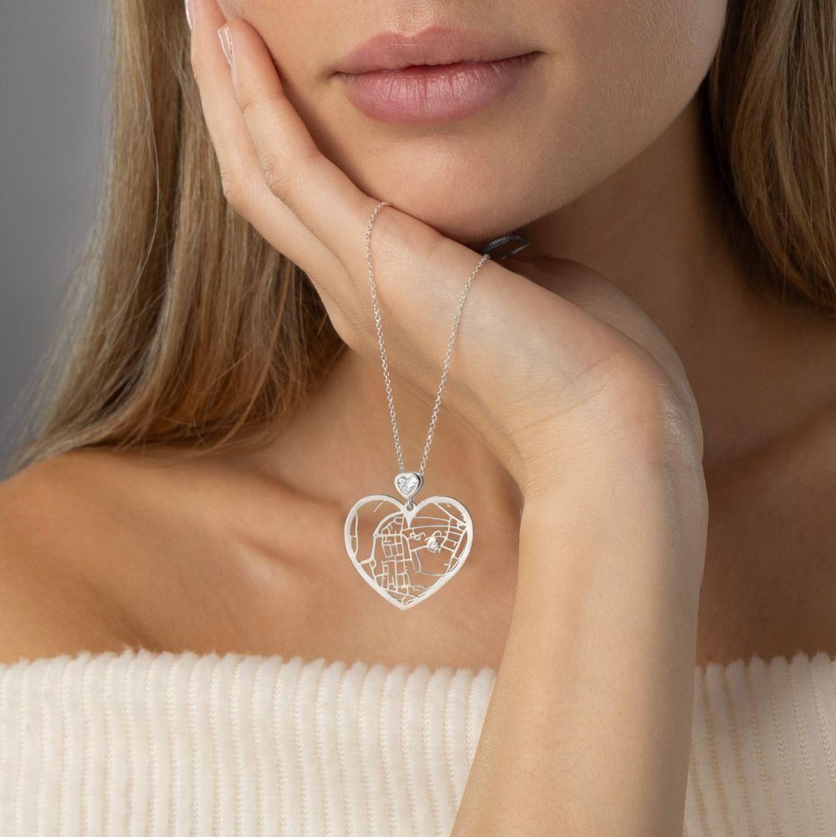 Ties of Heart Map Necklace with Heart Diamond [14 Karat White Gold]