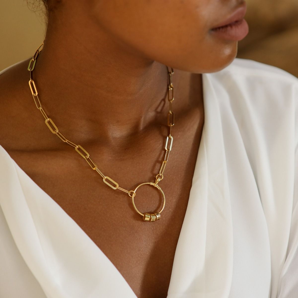 Name Necklace with Circle Pendant 