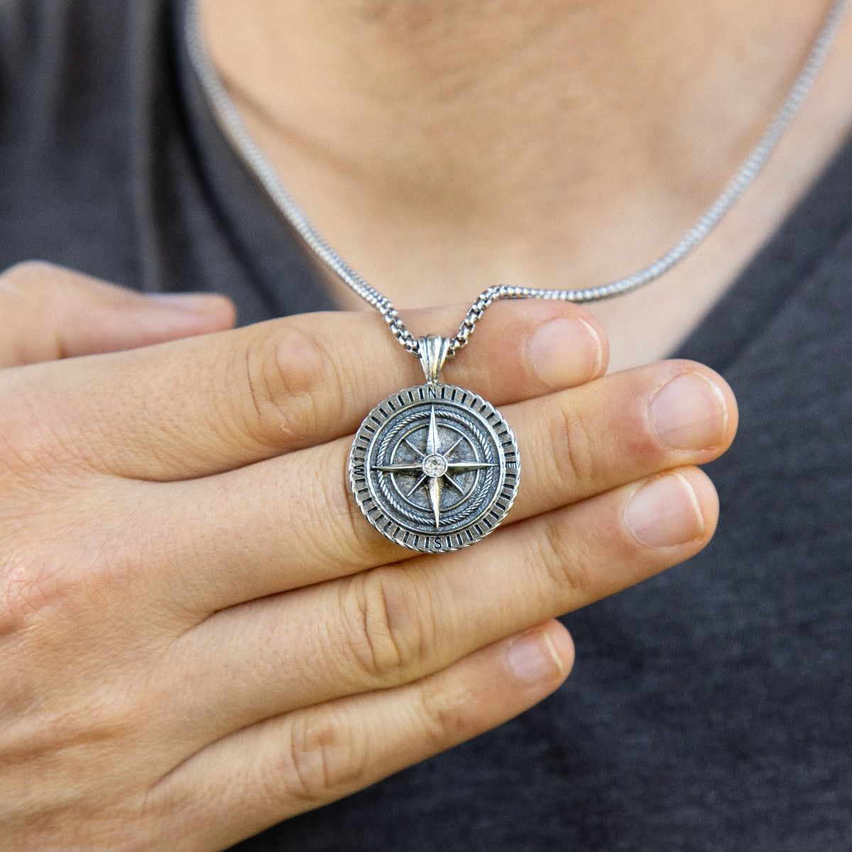 Compass Necklace Gift for Men/Wife, I'd Be Lost Without You Valentines Day,  Compass Pendants Male Jewelry for Her, Romantic Anniversary Birthday Gift  Ideas (Gold Compass-23.6in Chain) : Amazon.in: Fashion