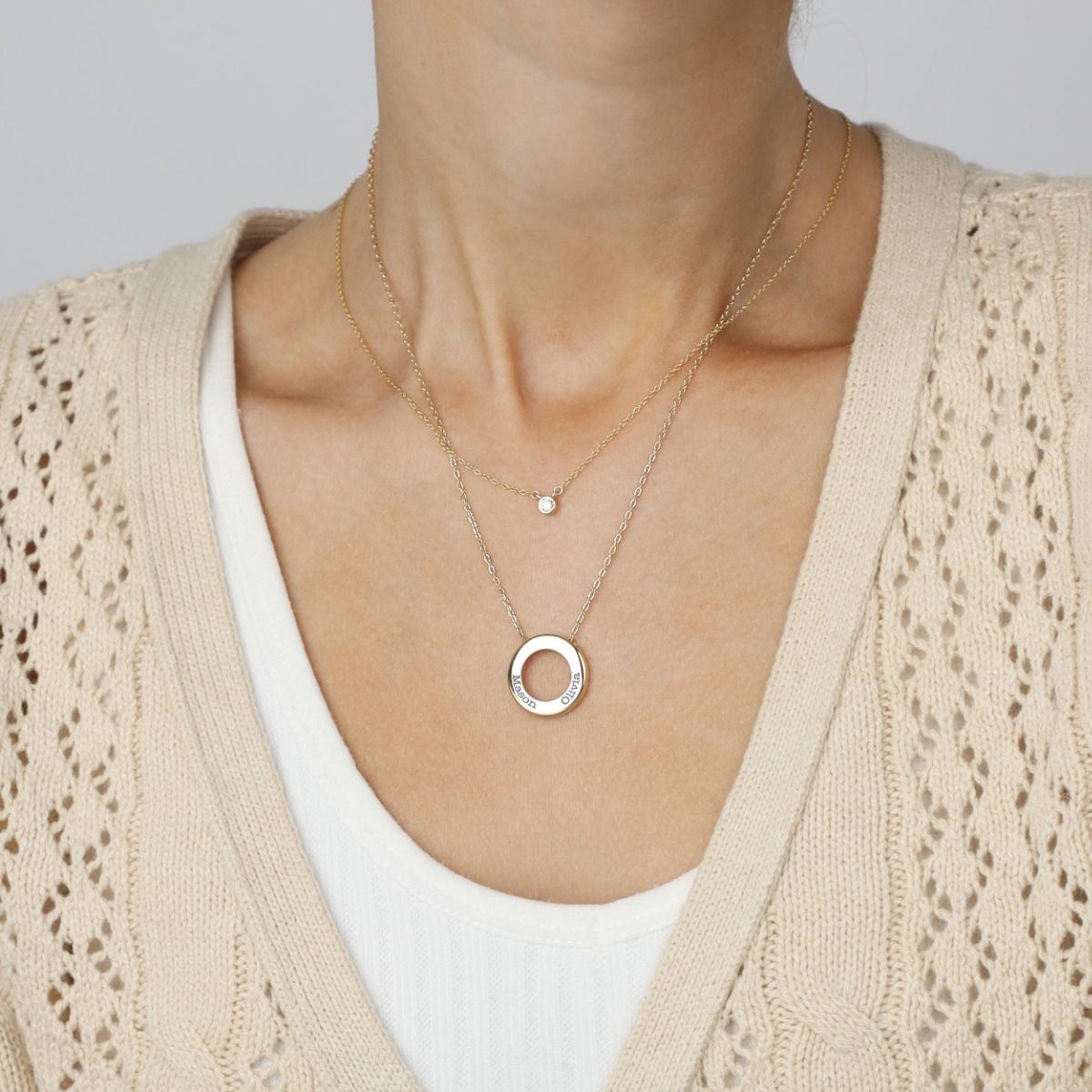 14 karat white store gold name necklace
