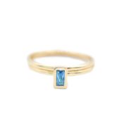 Carina Ring. Baguette vertikal [750er vergoldet]