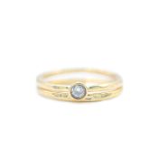 Bague Carina Martelée. Petite Pierre Ronde [Plaqué Or 18ct]