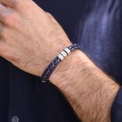 Herrenarmband mit gravierten Silberringen in der Farbe Hellblaue Jeans