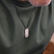 Dog Tag Kette mit Namen auf dem Anhänger aus Silber