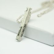 Collar de Barra Talisa Cielo con Efecto Martillo [Plata de Ley]