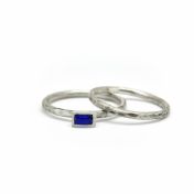 Carina Ring. Baguette Horizontal - Gehämmert [Sterlingsilber]