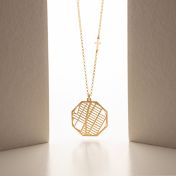 Verbundene Karte Halskette mit seitlichem Kreuz [750er Gold Vermeil]