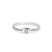 Gentle Heart Initial Ring Hammered [Sterling Silver]