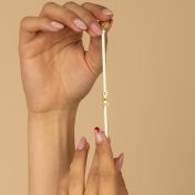 Pulsera de Silueta Inicial Herringbone [Bañado en Oro de 18K]