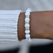 Howlite Women Name Bracelet [Silver]
