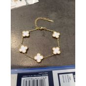 Daylight Clover Bracelet