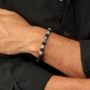 Hamsa Herrenarmband aus Lavastein mit Gravur