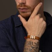 Reise des Wanderers Männer Namensarmband - Antikbraunes Leder [750er vergoldet]