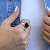 Zwarte Onyx Gegraveerde Ring voor Mannen - Sterling Zilver