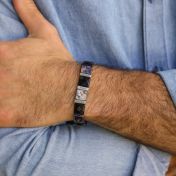 Herrenarmband aus funkelndem Onyx und Perlmutt mit Gravur