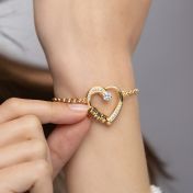 Herzensbindungen Armband mit Gravur und Diamanten [750er Gold Vermeil]