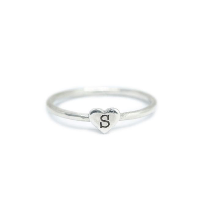 Zärtliches Herz Initialenring [Sterlingsilber]