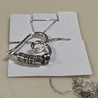 Ties of the Heart Name Necklace [Silver]
