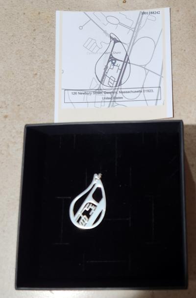 Beliebter Ort Kette mit Kartenanhänger [750er Gold Vermeil]
