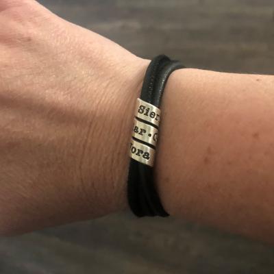 Familienkreis Armband mit Gravur für Damen - 750er vergoldet [Braunes Wildleder]