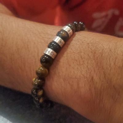 Kompass Herrenarmband aus grünem Tigerauge mit Gravur