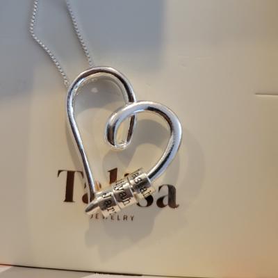 Ties of the Heart Name Necklace [Silver]