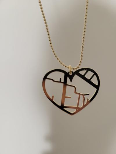 Beliebter Ort Kette mit Kartenanhänger [750er Gold Vermeil]