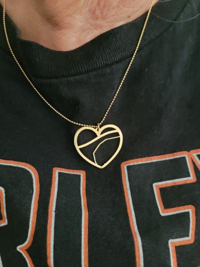 Beliebter Ort Kette mit Kartenanhänger [750er Gold Vermeil]
