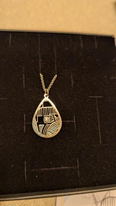 Beliebter Ort Kette mit Kartenanhänger [750er Gold Vermeil]