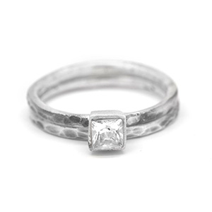  promise ring with white stone in silver